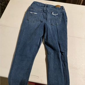 American Eagle ripped jeans size 4 these are not holes just rips